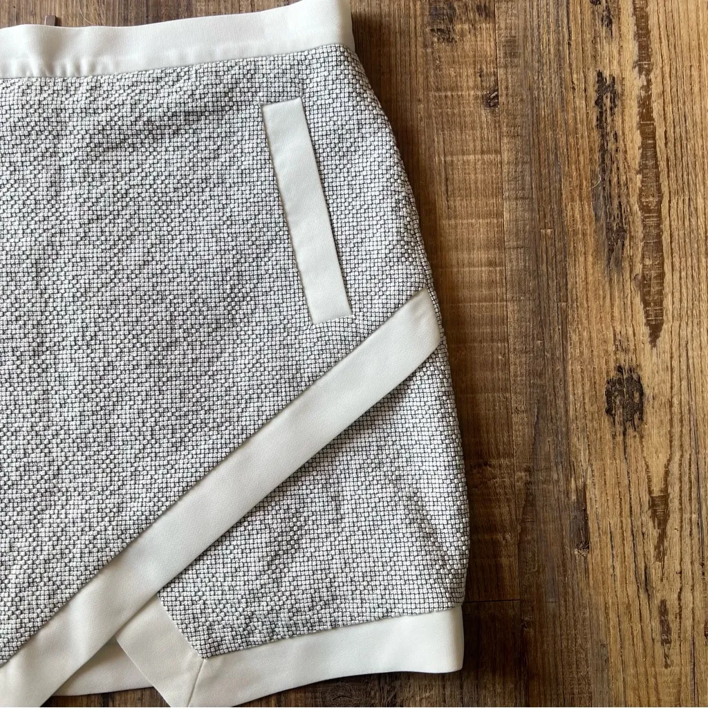 Banana Republics Womens Asymmetric Dressy Black/White Square Textured Skirt Sz 0 - Image 2