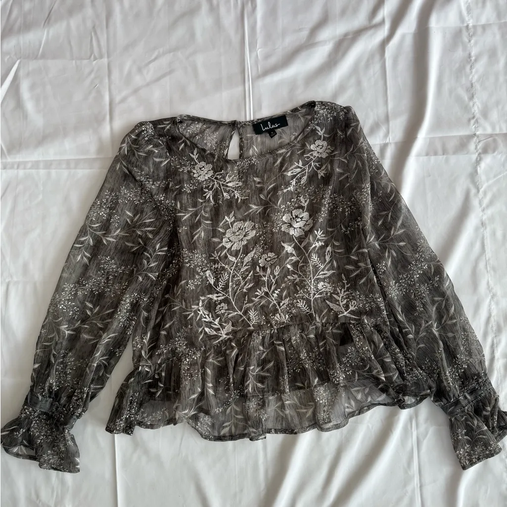 Lulu's Sheer Grey Floral Women's Top Black - Image 2