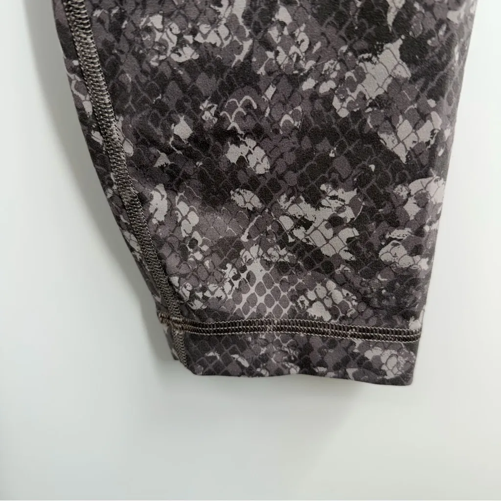 Lululemon Wunder Train High-Rise Tight 25" leggings 8 Hideaway Camo Lunar Rock - Image 4