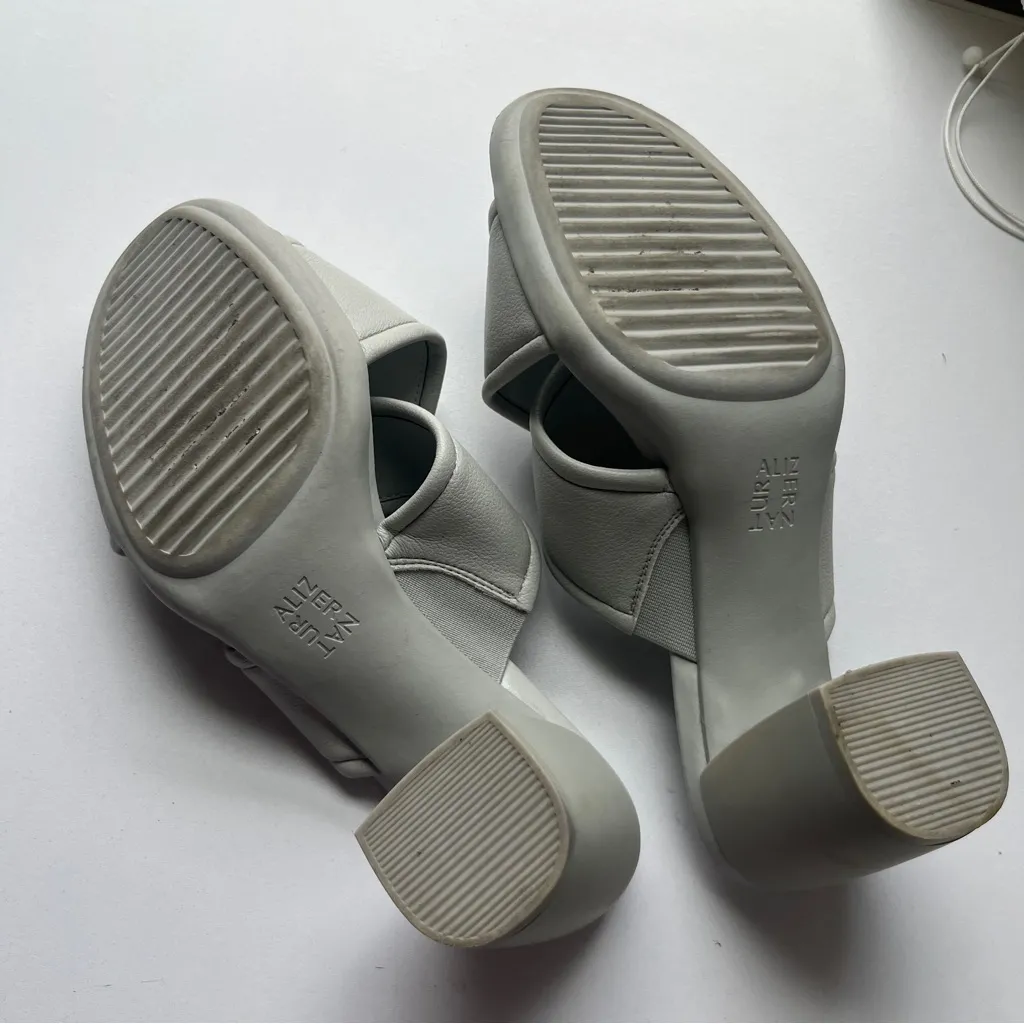 Naturalizer Leather Gray Crisscross Sandals Chunky Heels 9.5 - Image 4