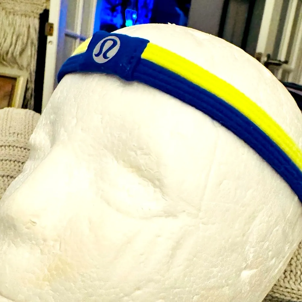 Lululemon DANCE! Headband in Sapphire Blue/Split Pea - Image 4