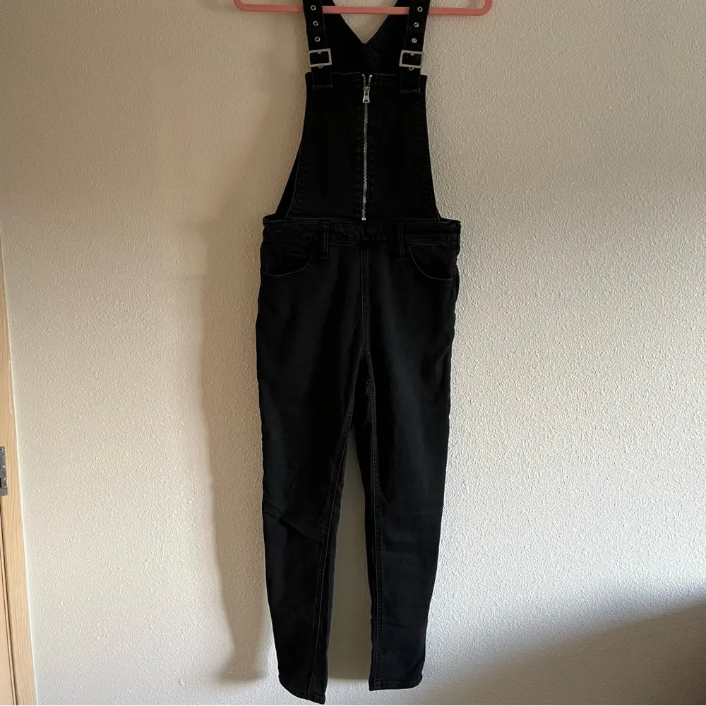 EUC Levi’s Skinny Denim Jean Overalls in Black Size 27 - Image 5