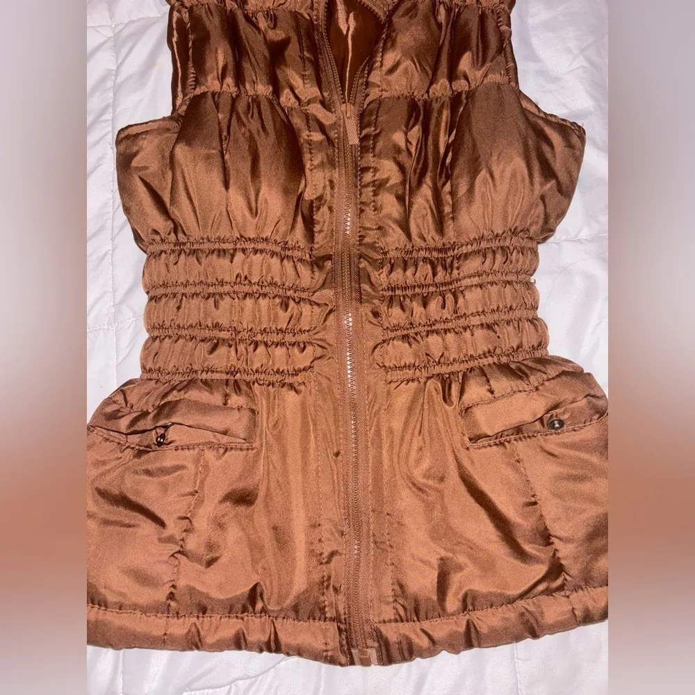 Woman’s Brown Vest - Image 3