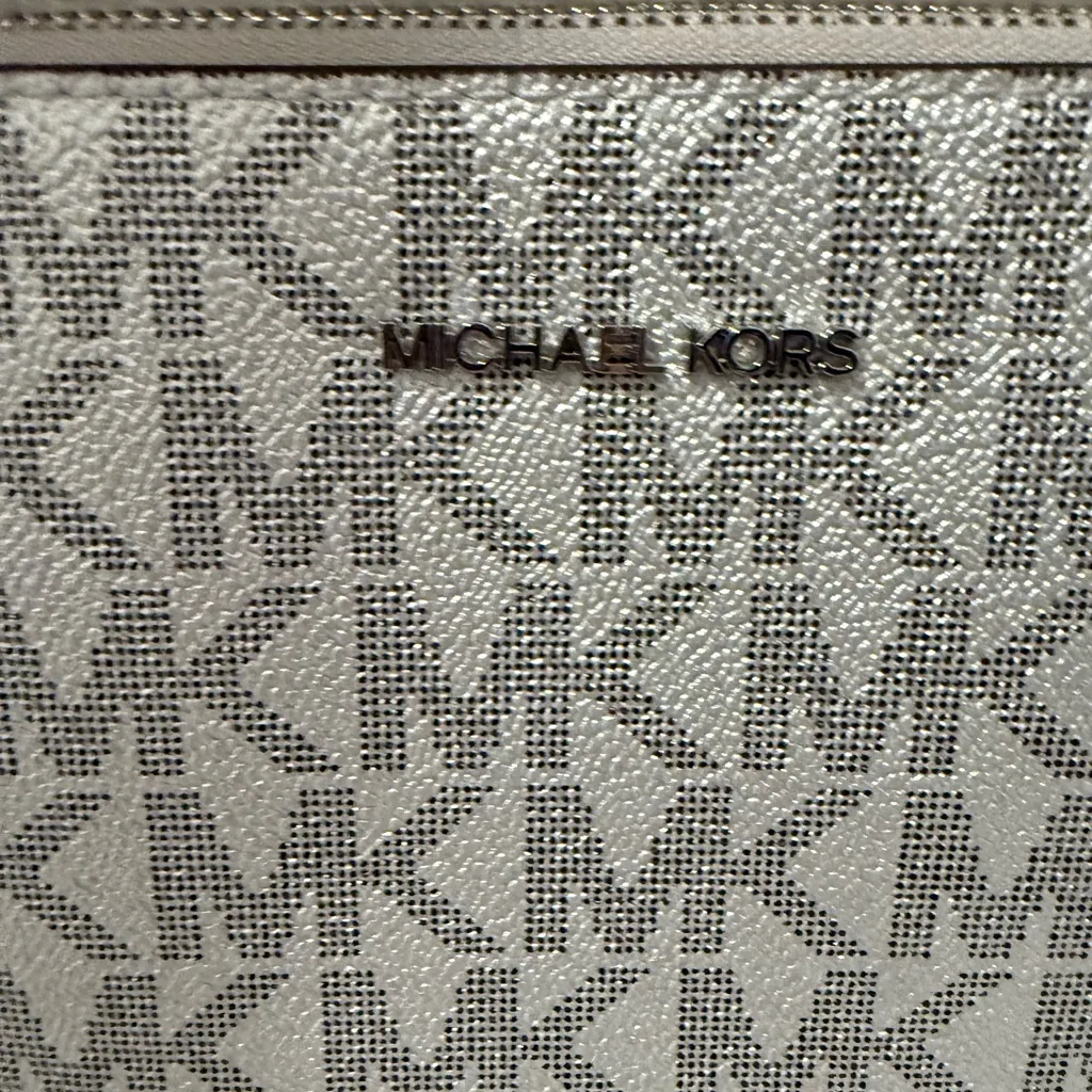 MICHAEL Michael Kors Signature Cindy Dome Crossbody Bag Silver Logo Wide Strap - Image 4