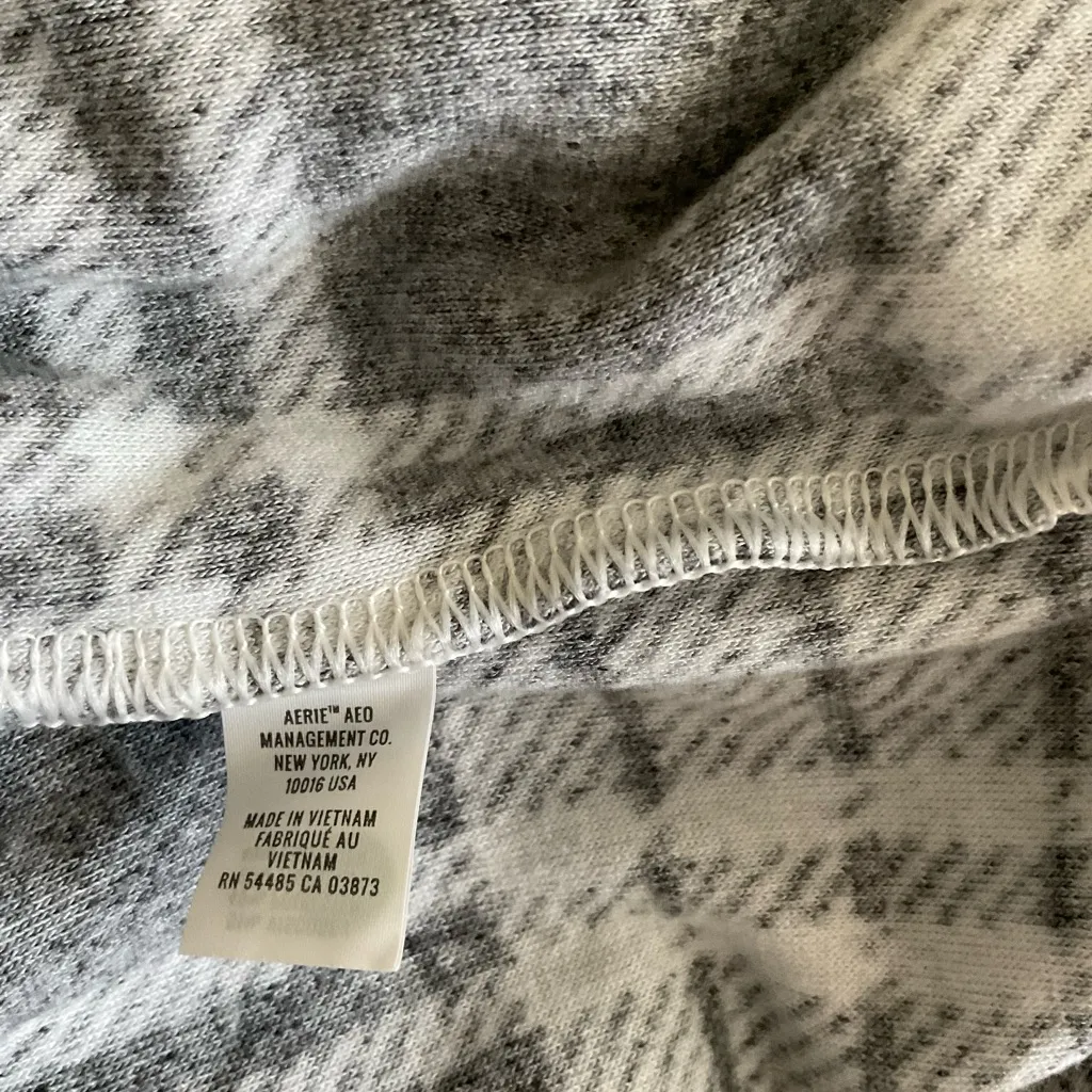Aerie Snowed In Fleece Jogger Grey Plaid Lounge Pants Size Medium - Image 3