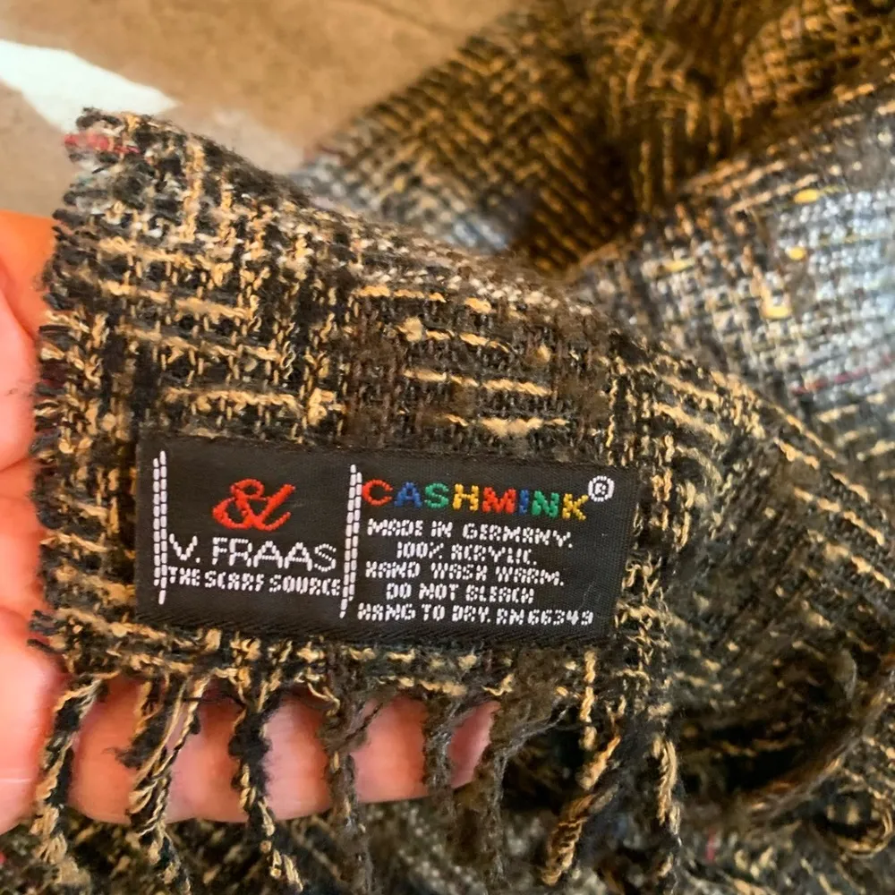 CASHMINK V. FRAAS PLAID FRINGE HEM OBLONG Textured Scarf Black SCARF - Image 7