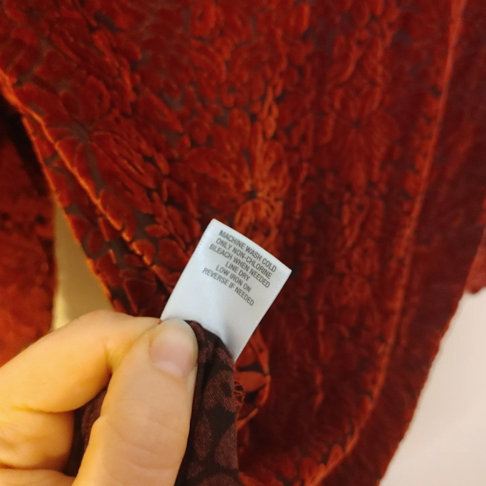 Dress Barn Size Small S Red Black Velvet Pattern Stripe Polyester Nylon Top - Image 10