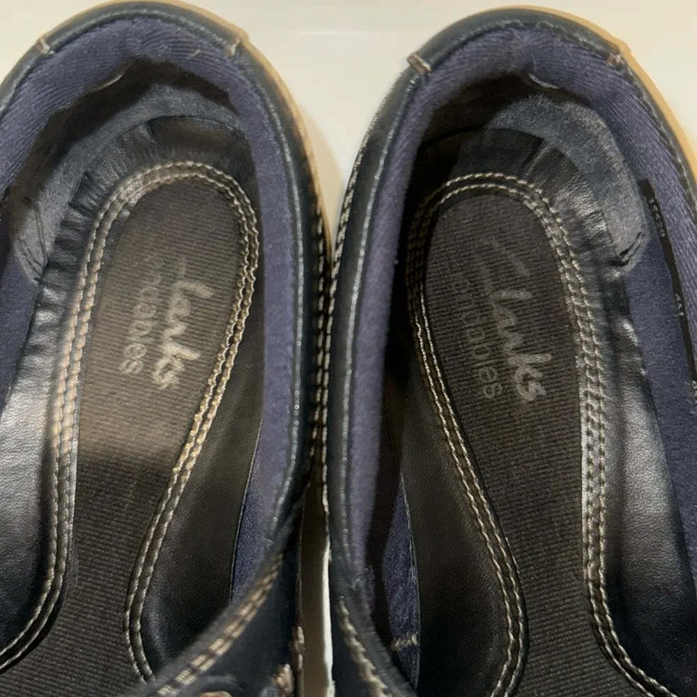 Clarks Sixty Delta Navy Blue Leather Button Slip-On Loafers Shoes Women's 6 - Image 5