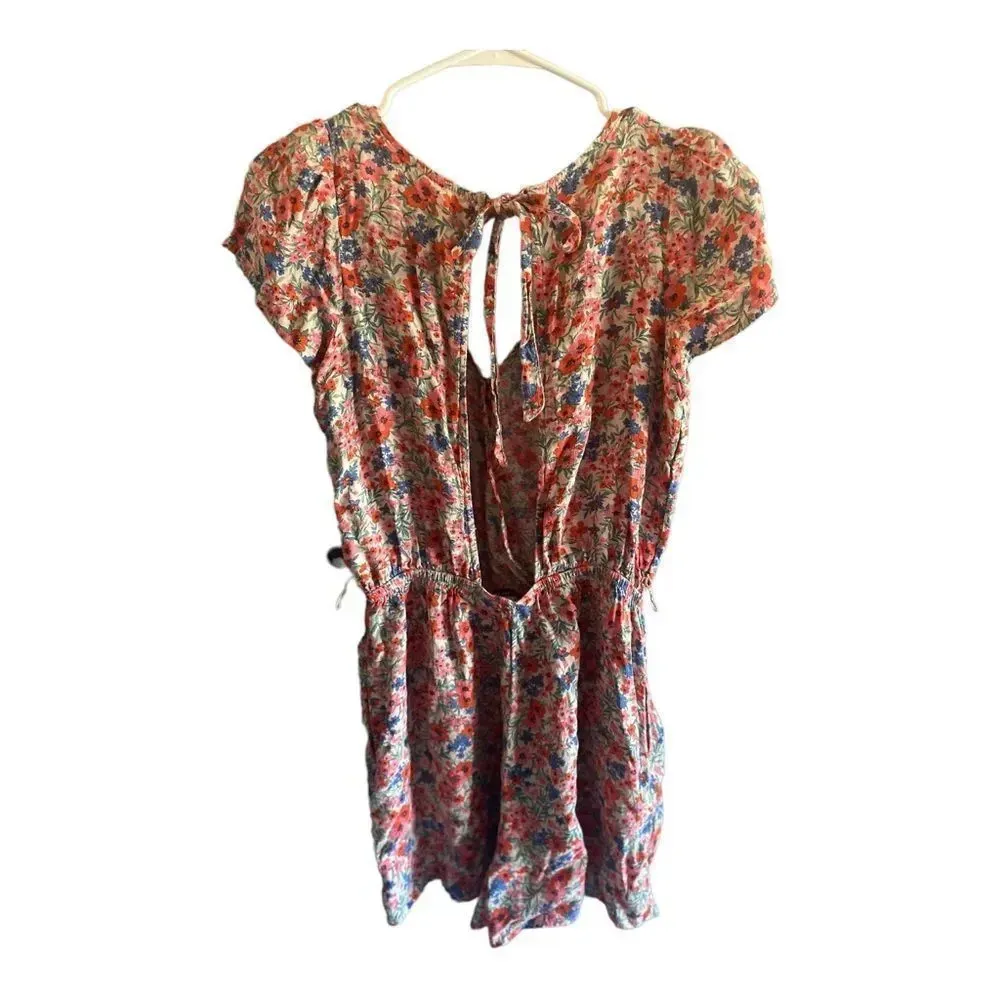 FALL CLEARANCE American Eagle Women's Sz S Multicolor Floral Open Back Romper - Image 3
