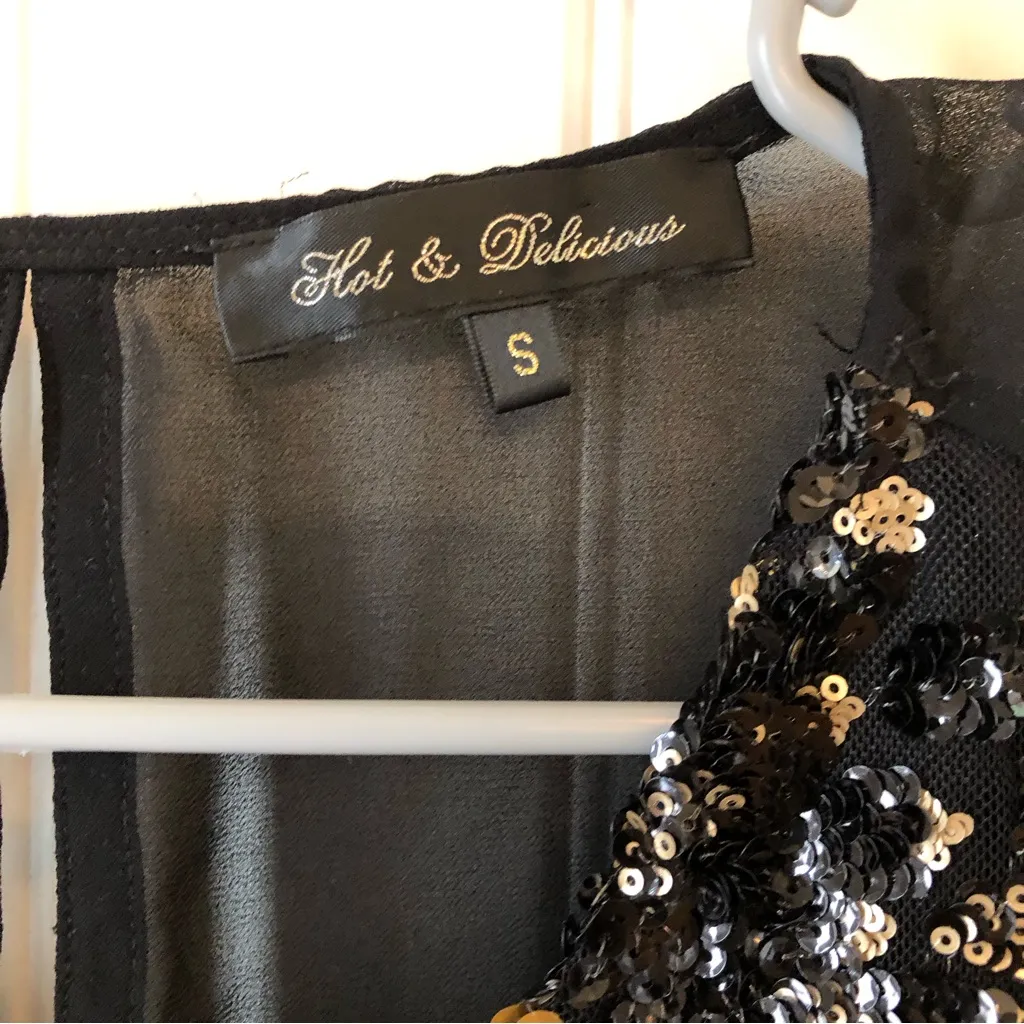 dance wear/top. Gold and black Sequined Great condition leotard top Size small - Image 2