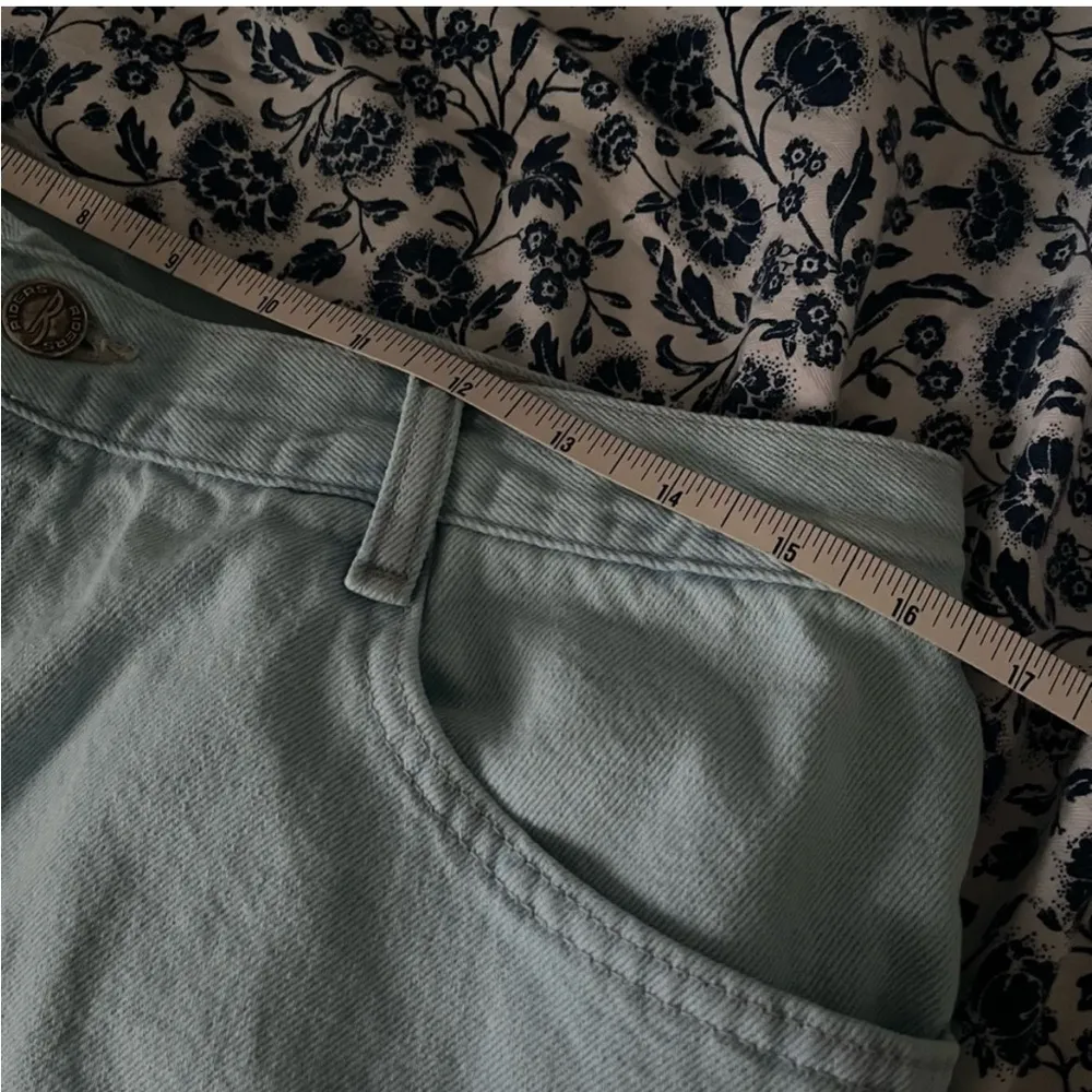 Retro Mom Jean Shorts with Rolled Cuff Size 16 Lee Blue - Image 7