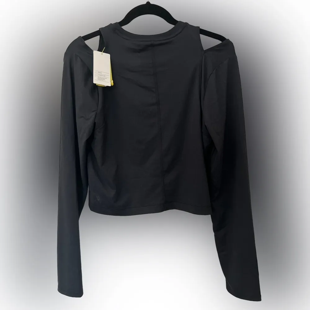 NWT - All‎ in Motion - Cropped LS Top - Image 3