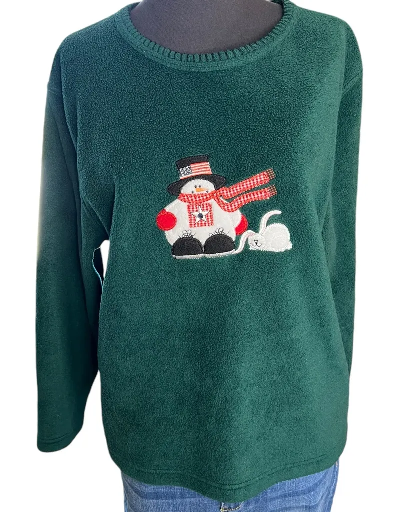 C.D. Sport M Green fleece pull over top with winter Patriotic Snowman Winter Size M - Image 1