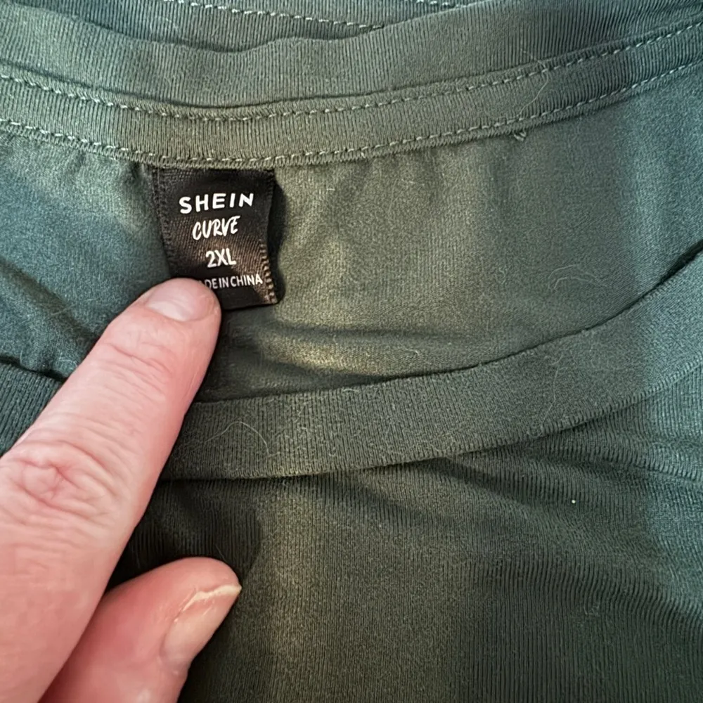 Sun and Moon T shirt 2xL SHEIN green women’s tshirt - Image 4