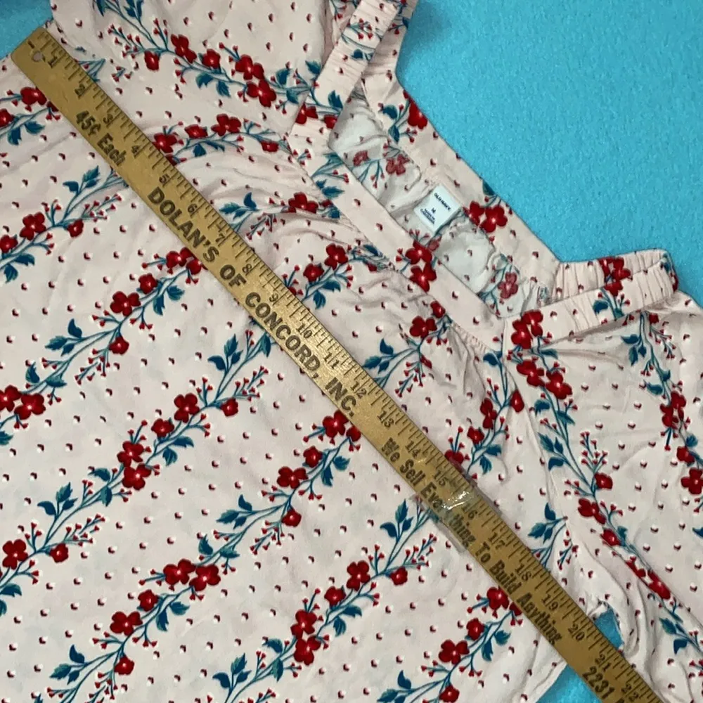OLD NAVY floral long sleeve button cuffs square neckline size M - Image 8