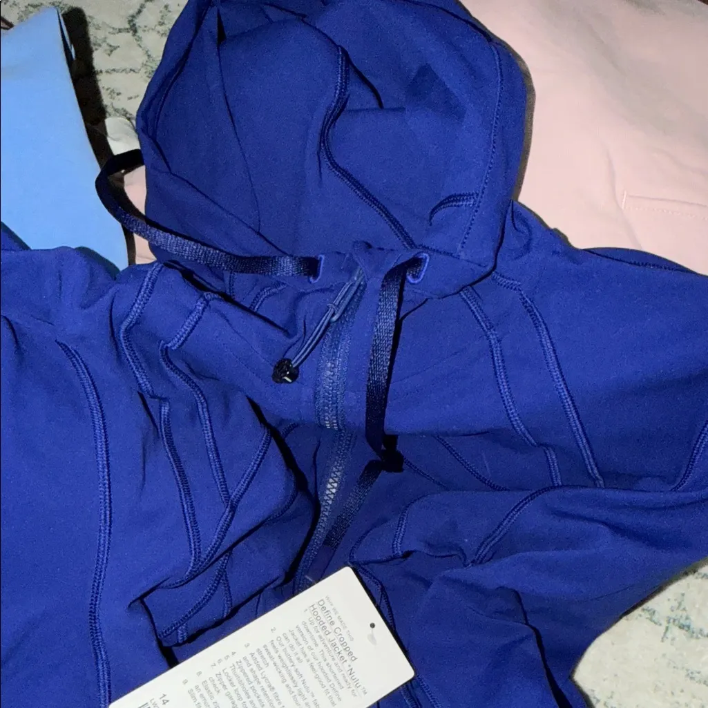 Define Cropped Hooded Jacket
Nulu color deep sea blue sold out size - Image 6