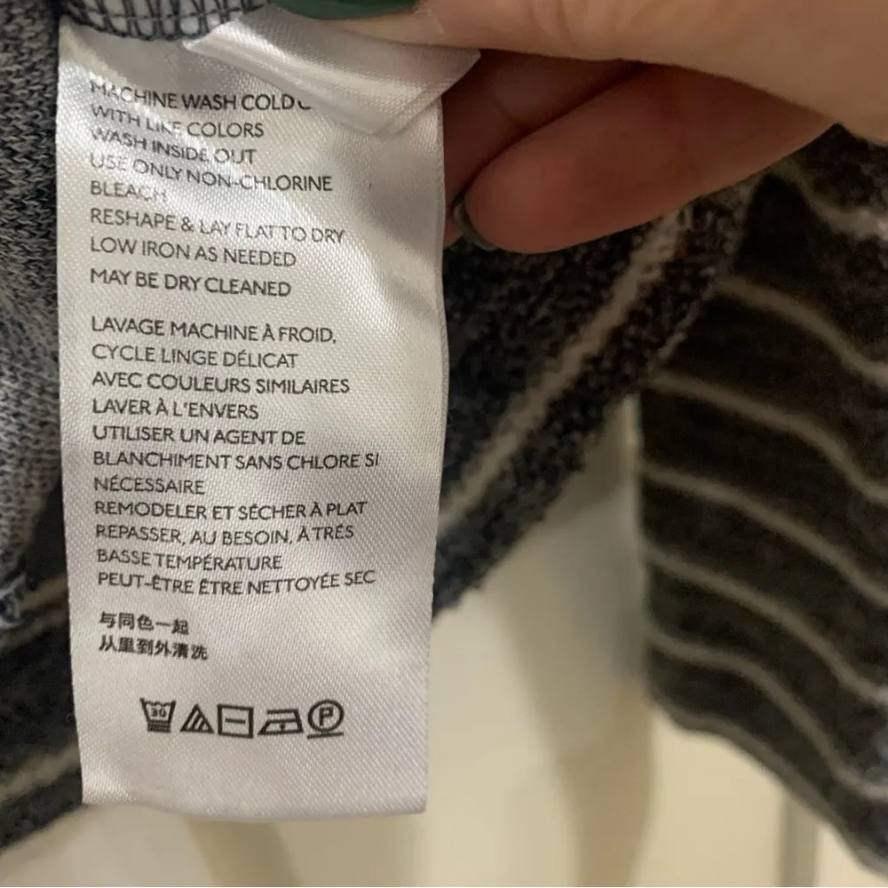 Anthropologie Devin Textured French Terry Grey and White Striped Top Size Medium - Image 6