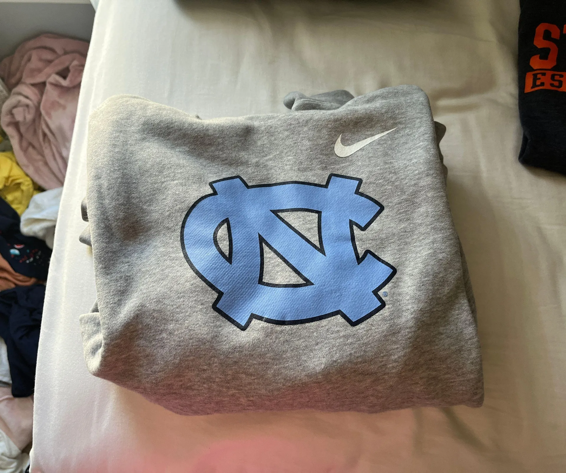 Nike UNC Sweatshirt - Image 2