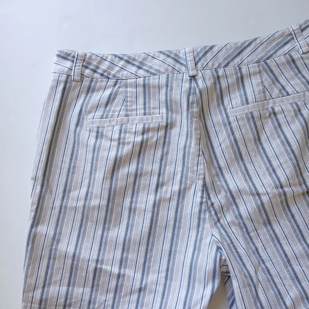 Dockers Women’s Strip Shorts Size 10 - Image 7