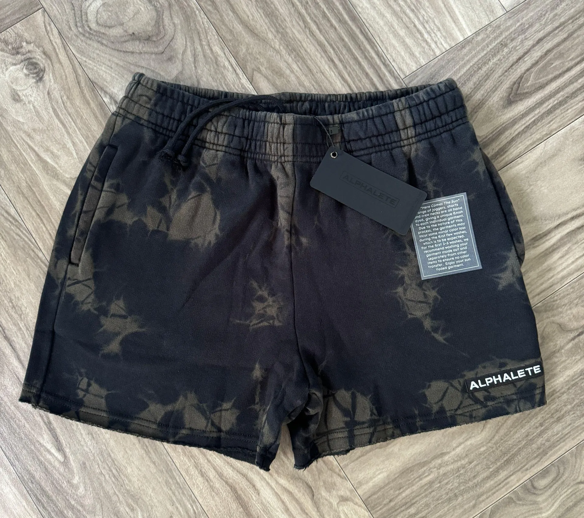 Womens Washed Row-Cut Short - Faded Black , Size Medium - Image 2