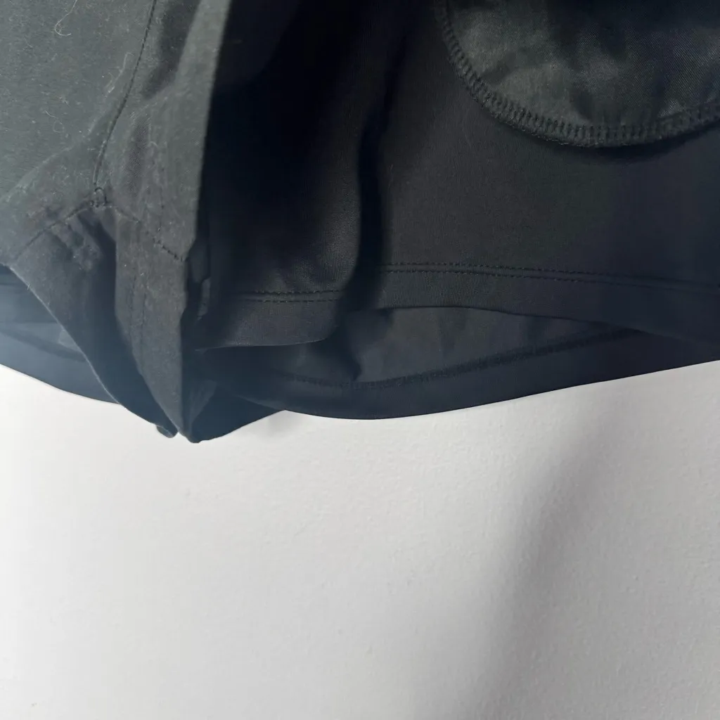 Will the label black shorts size large - Image 3