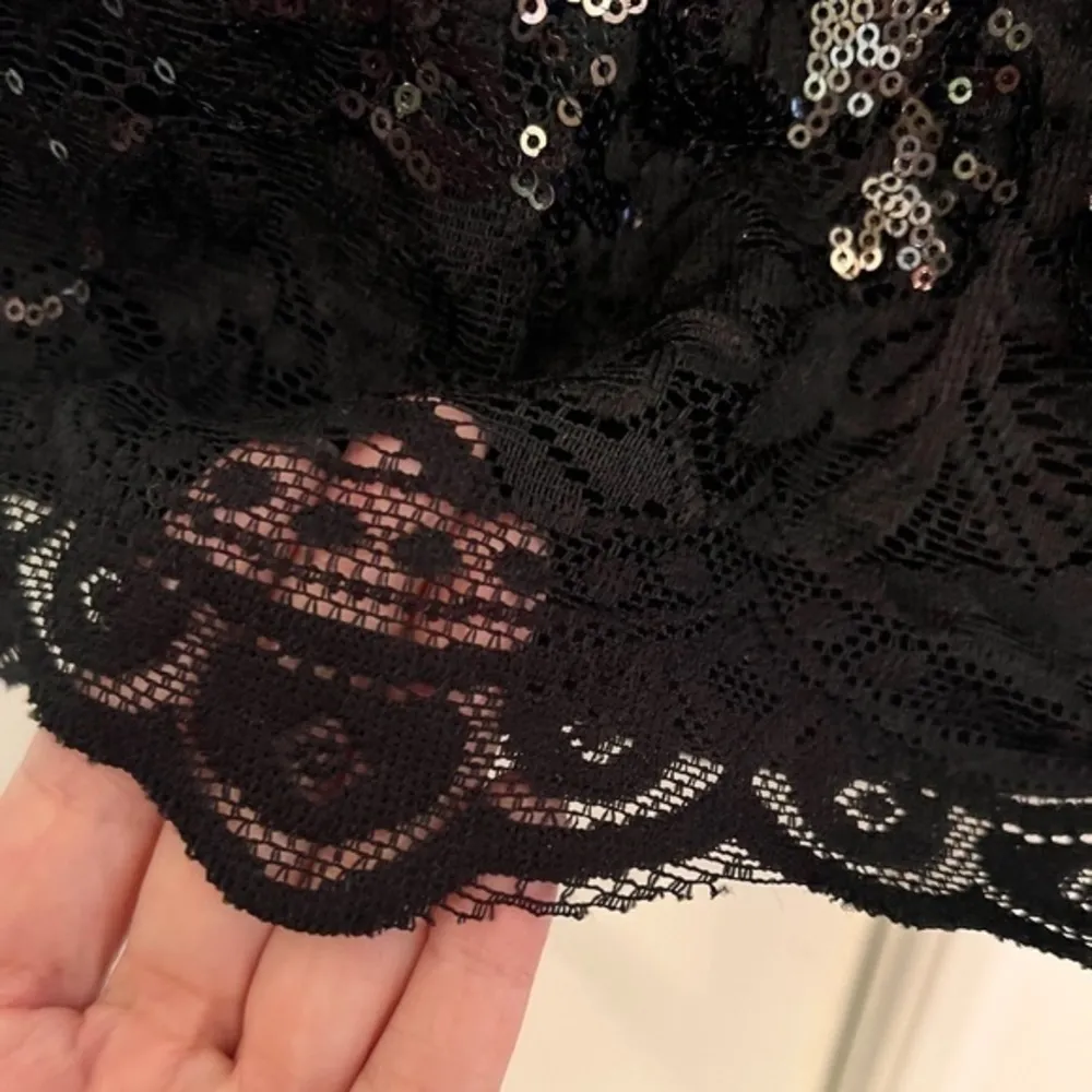 CITY STUDIO 3 Lace Sequin Halter Crop Top Tank Black Size undefined - Image 5