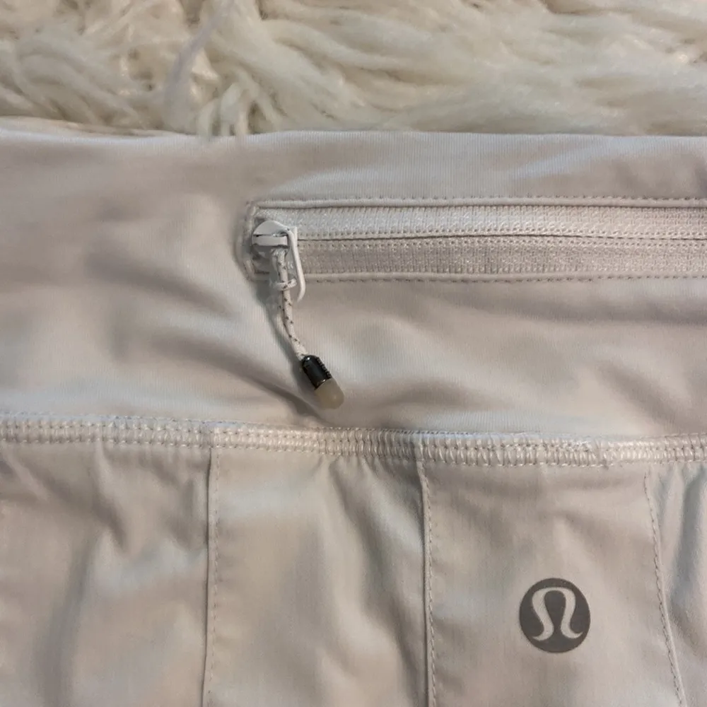 Lululemon Skorts size 6 good condition color off white with back ruffles - Image 9