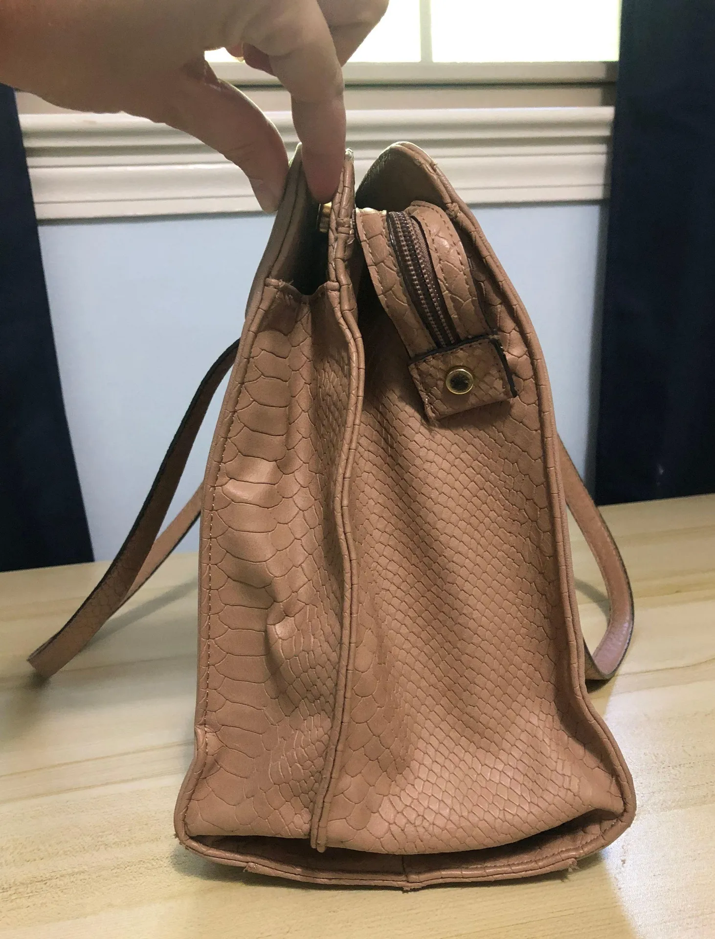 tutilo New York Work Bag - Image 4