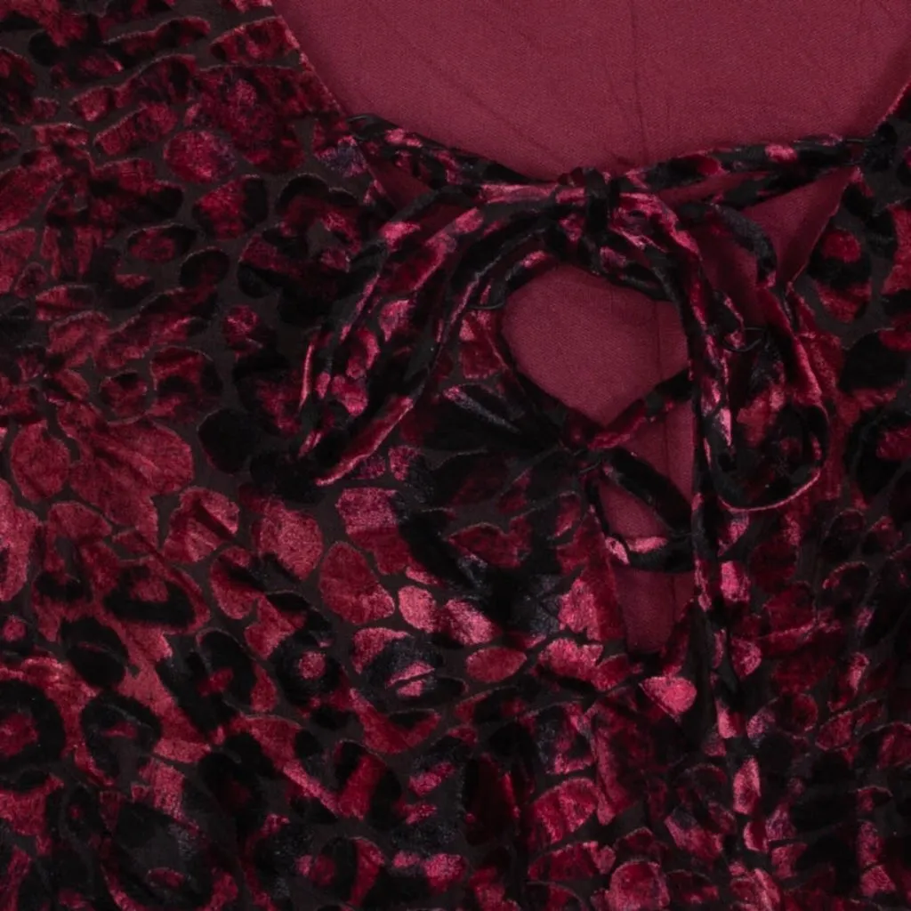 Venus Womens Crushed Velvet Bell Sleeve Top Size L Red Black Dark Romantic‎ Goth - Image 4