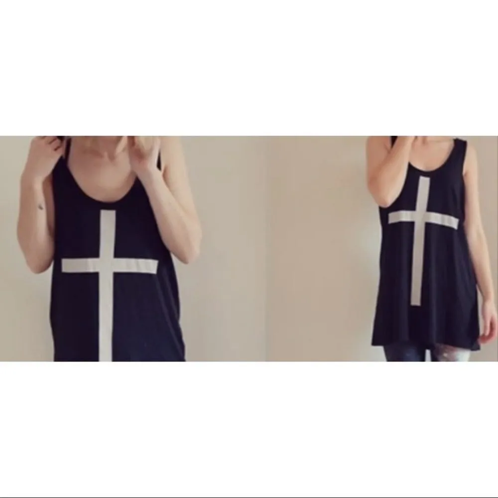 ✨ H&m divided cross racerback black tank top✨ - Image 2