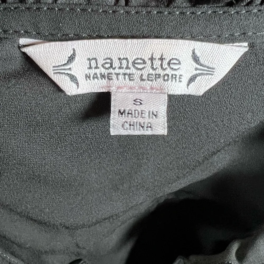 Nanette Lepore long sleeve black ruffle neck pleated button down top size small - Image 5