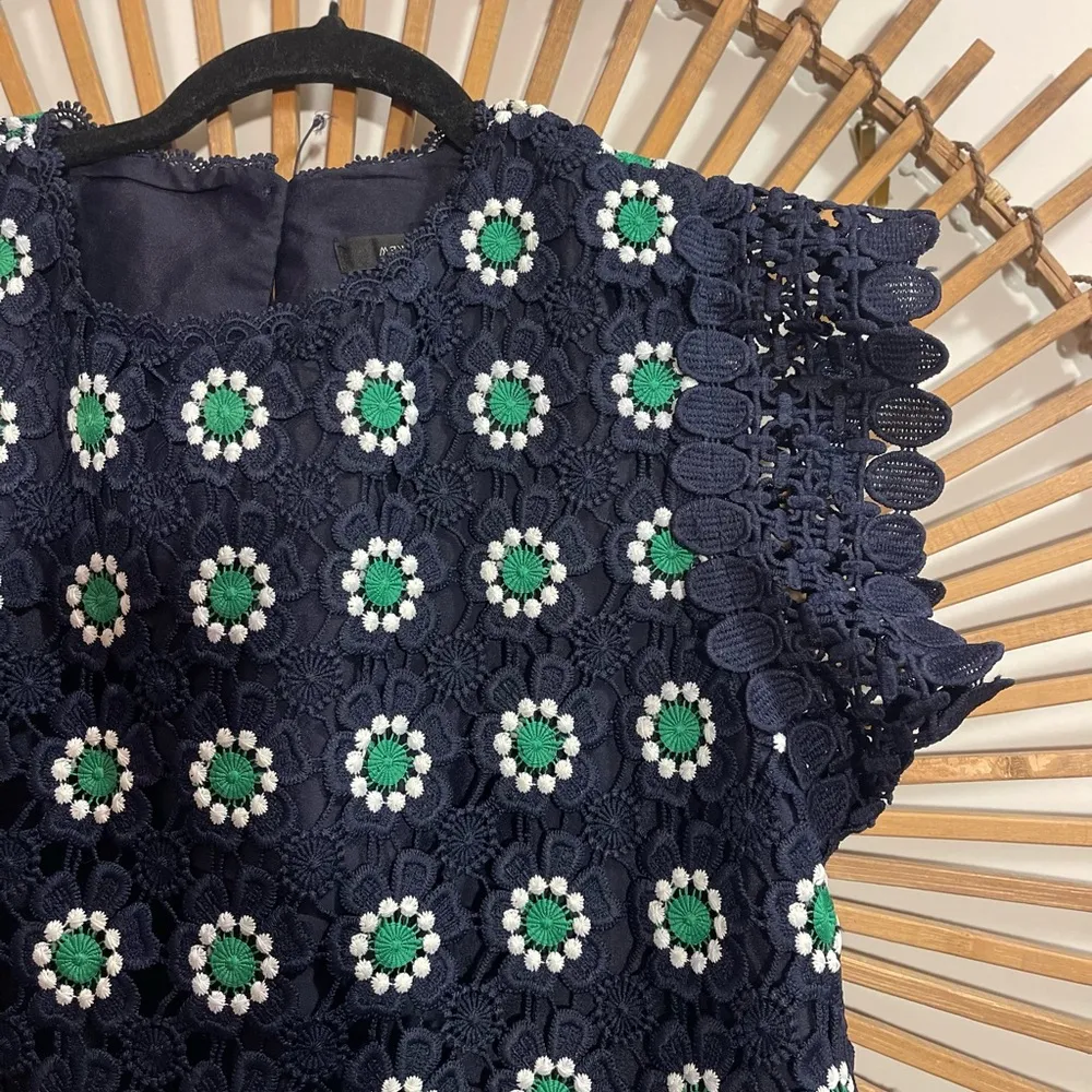 J. Crew Navy & Green Floral Crochet Lace Blouse Cap Sleeve  Preppy Classic Sz M - Image 2