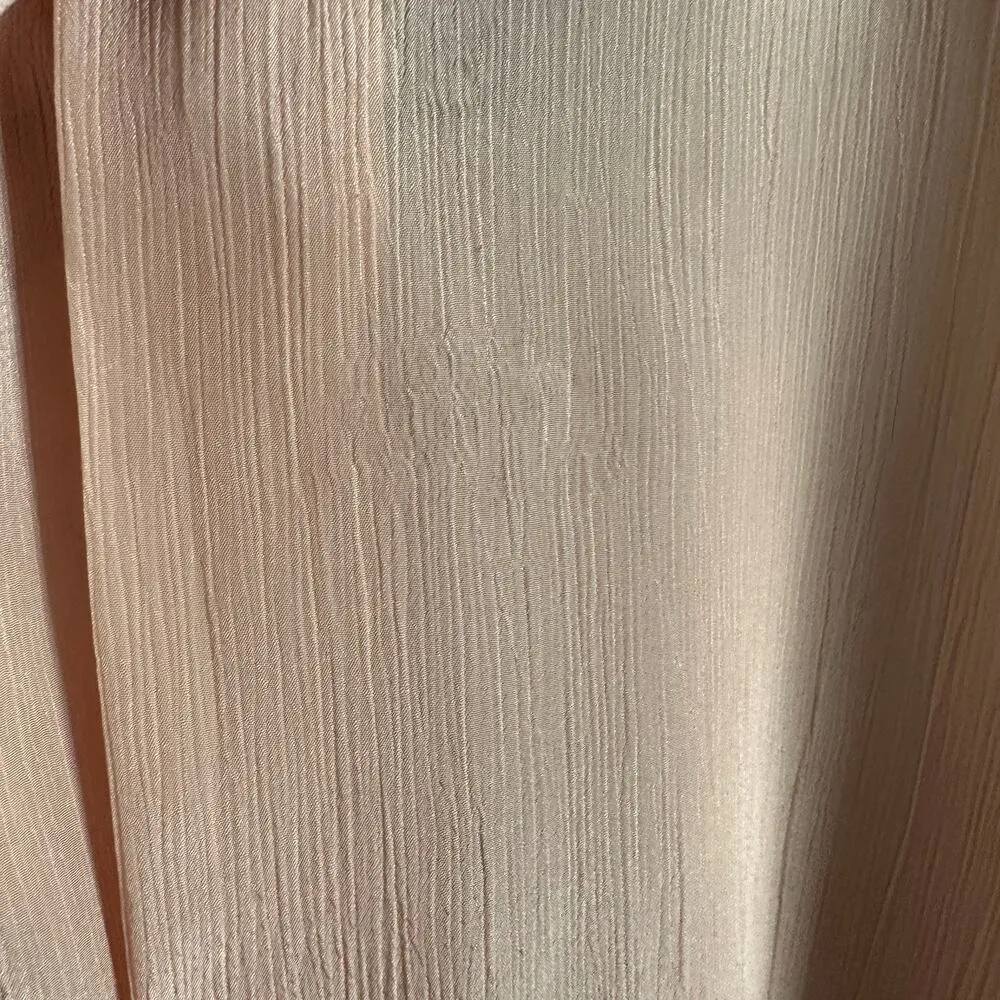 70s Vintage NEIL'S APPAREL | PInk Crinkle Silky Popover W/ Pleat Back | Size 10 - Image 6