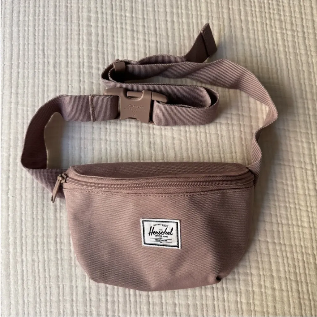 Herschel Supply Company Mini Belt Bag in Dusty Pink Fanny Pack Crossbody - Image 3