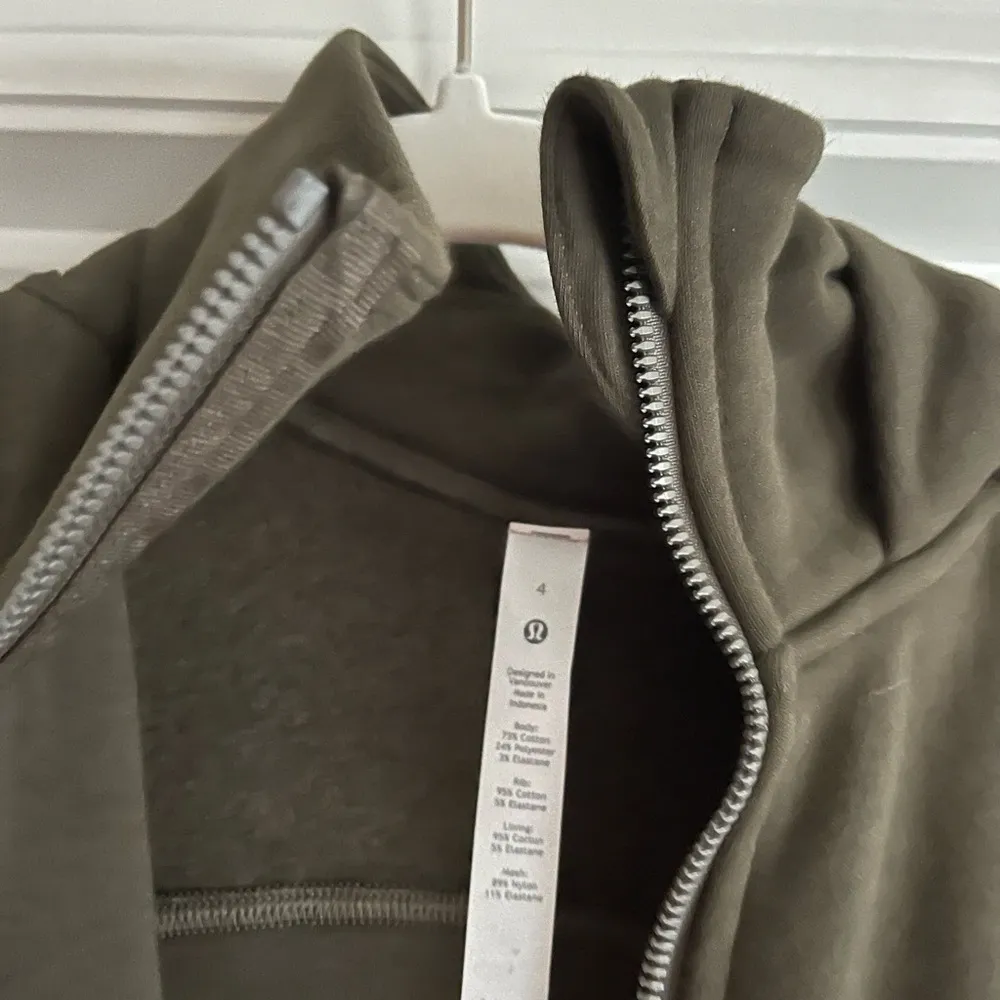 lululemon athletica Hooded Radiant Jacket Dark Olive -Size 4 - Image 6