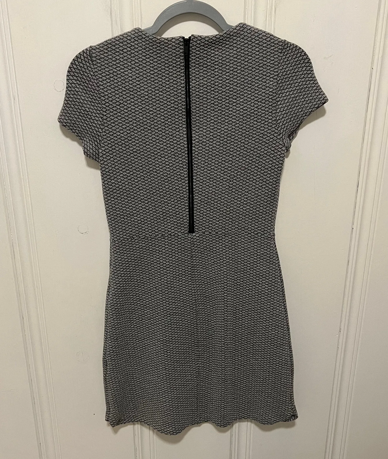 H&M Grey Crewneck Short Sleeve Thick Waffle Knit Fit & Flare Dress XS EUC - Image 2