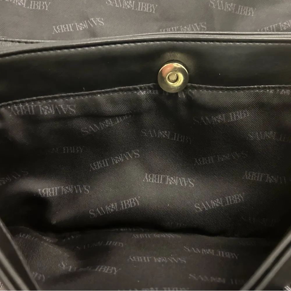 Purse Sleek Black Crossbody Bag with Chain Strap-Sam&Libby-very clean - Image 7