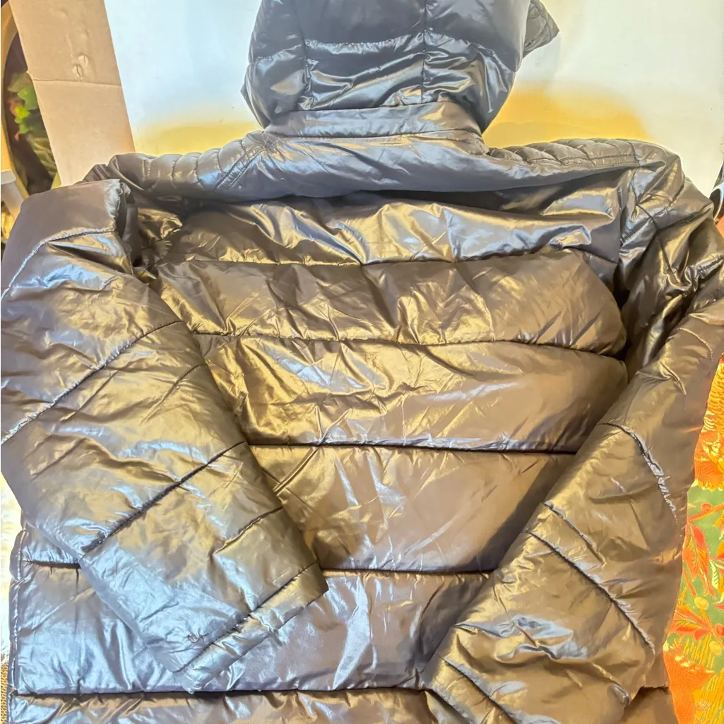 Women’s guess black hooded puffer jacket - Image 11