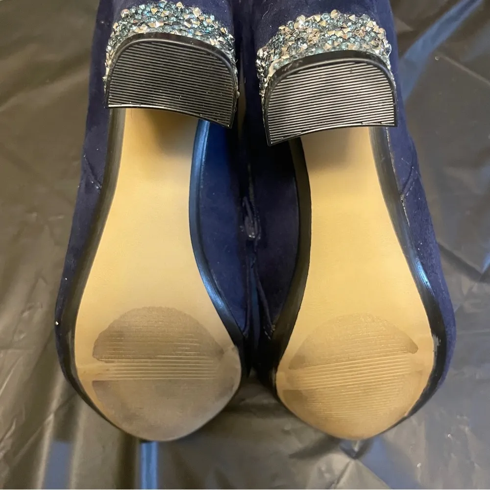 NWOB XOXO Yardley Faux Suede Boots with Glitter Accent - Women Size 8.5 - Blue - Image 7