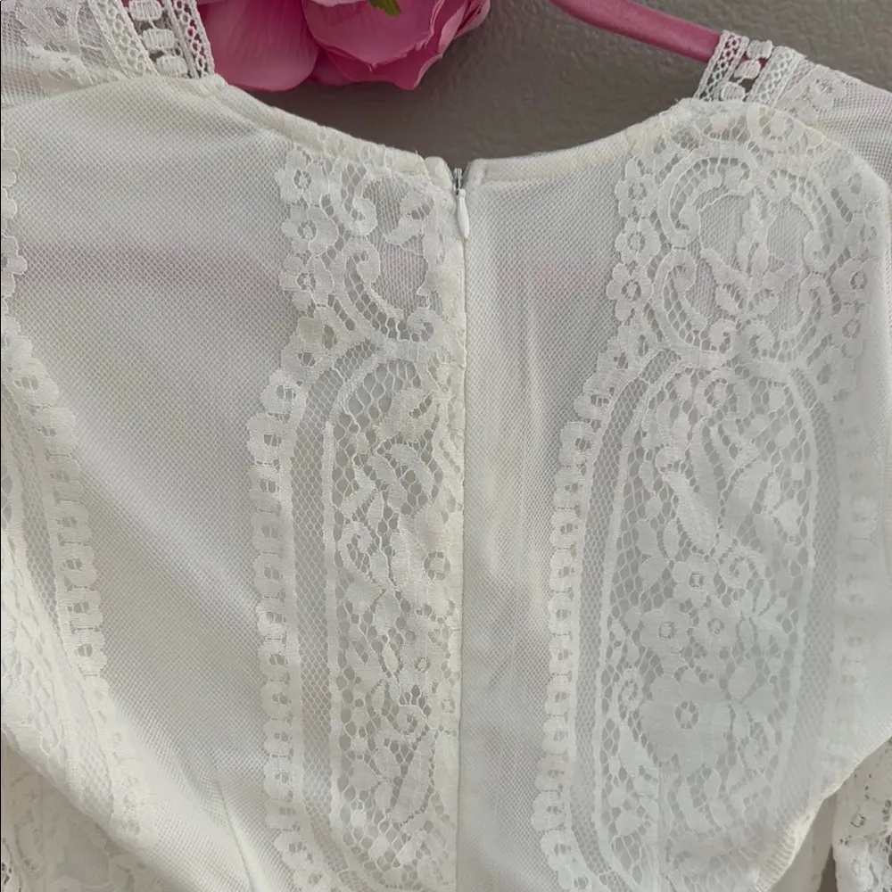 Elegant White Lace Dress - Image 8