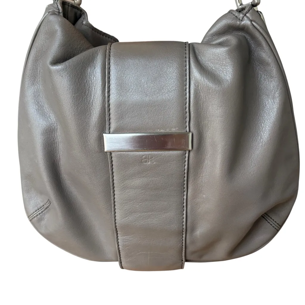 Banana Republic Grayish Taupe Leather Slouchy Hobo Magnetic Clasp Bag - Image 6