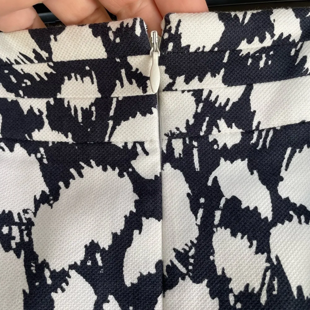 Ann Taylor LOFT pencil skirt - Image 4