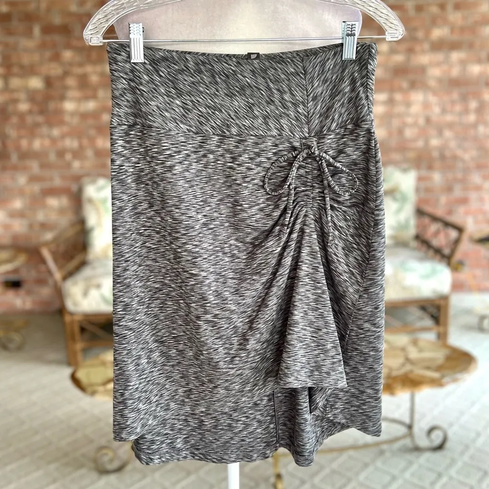 The North Face Cypress Grey Space Dye Ruched Hi Low Skirt S - Image 8