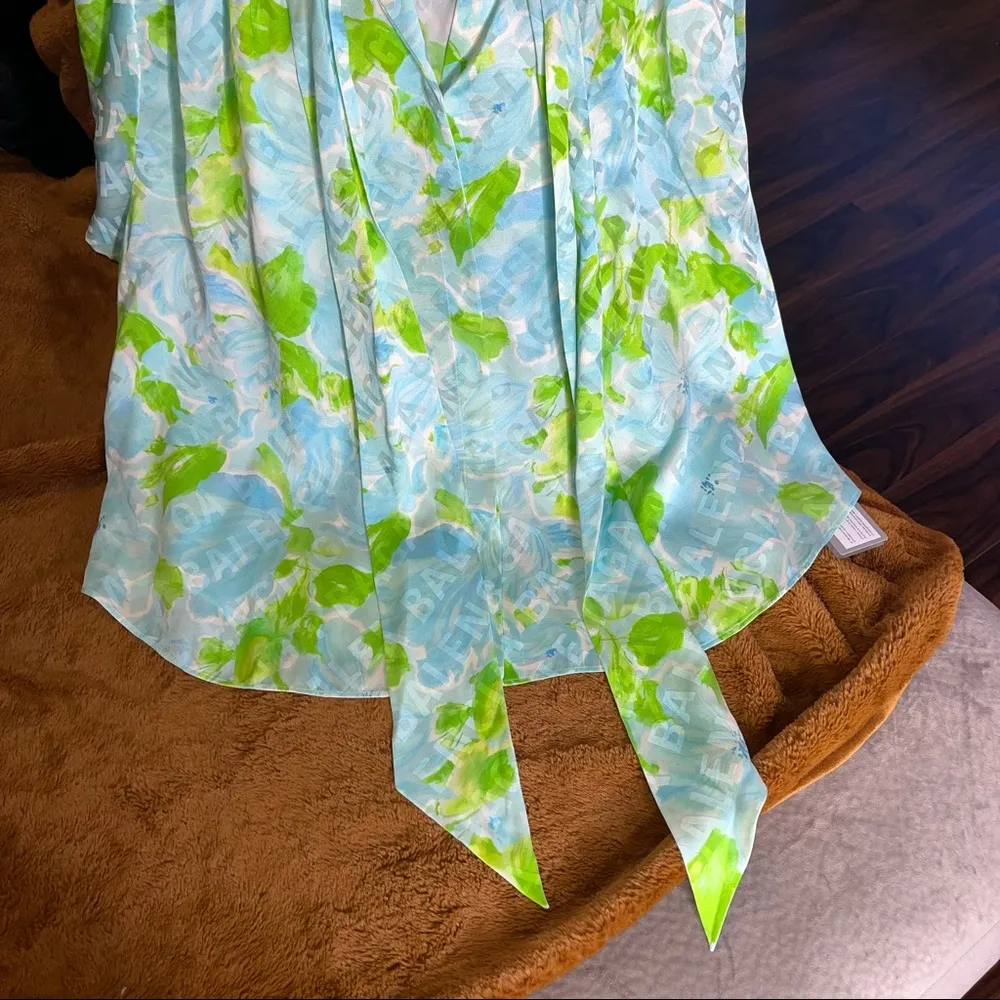 Balenciaga P ussy Floral Print Silk Jacquard Blouse in Blue - Image 5