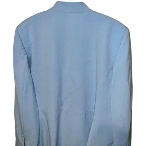 Light Blue Blazer tahari brand - Image 4