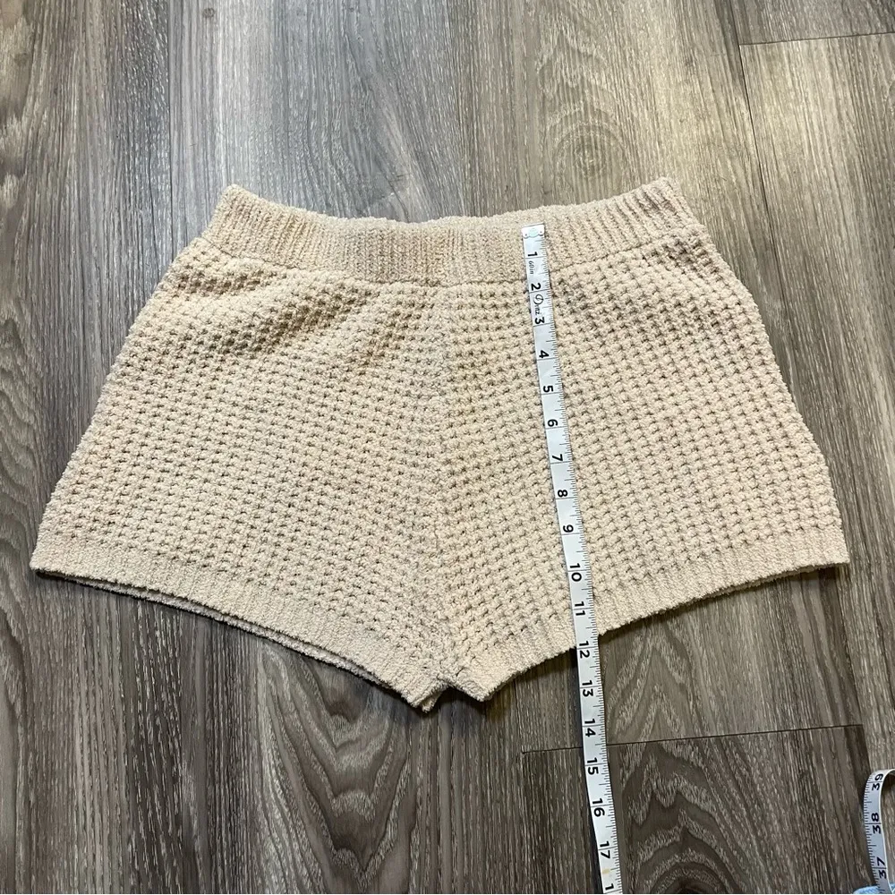 Women's waffle Cream Knit Shorts Size S/M - Image 2