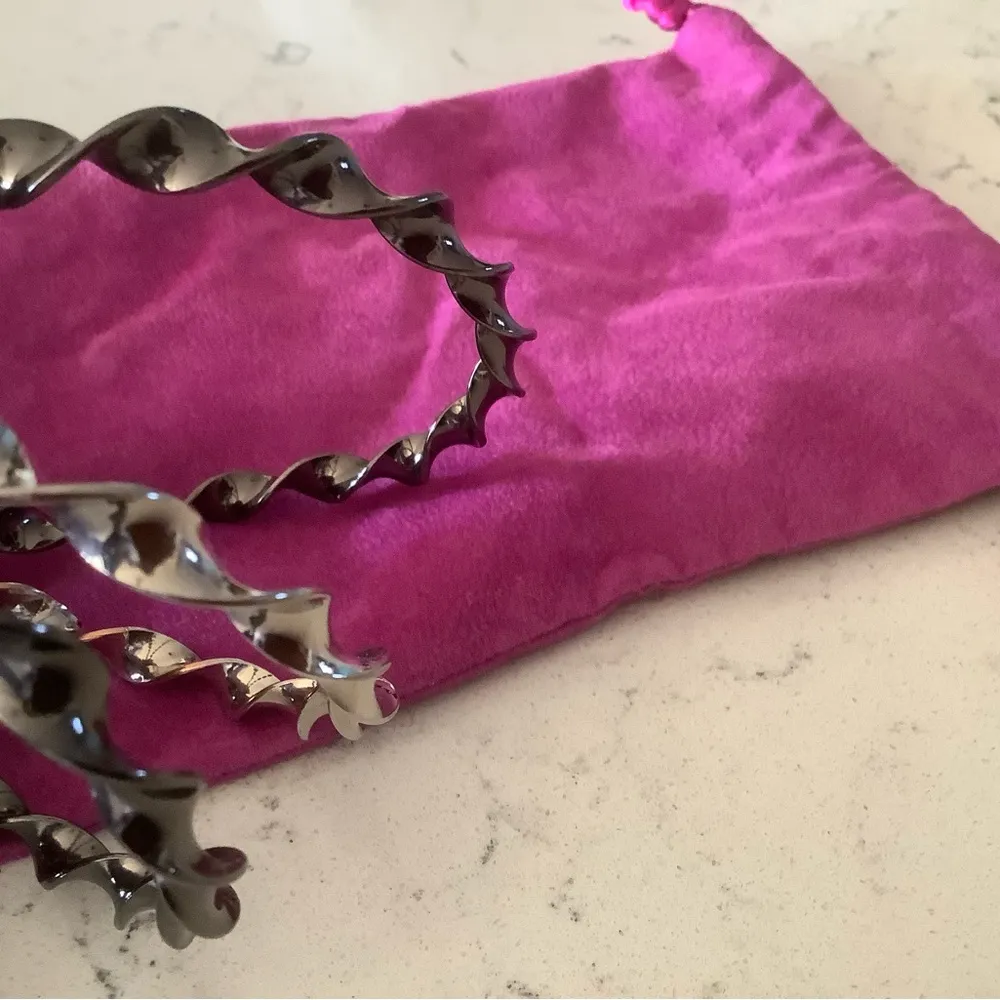 Ann Taylor womens sliver based 3 pc wristlet bangles - Image 3