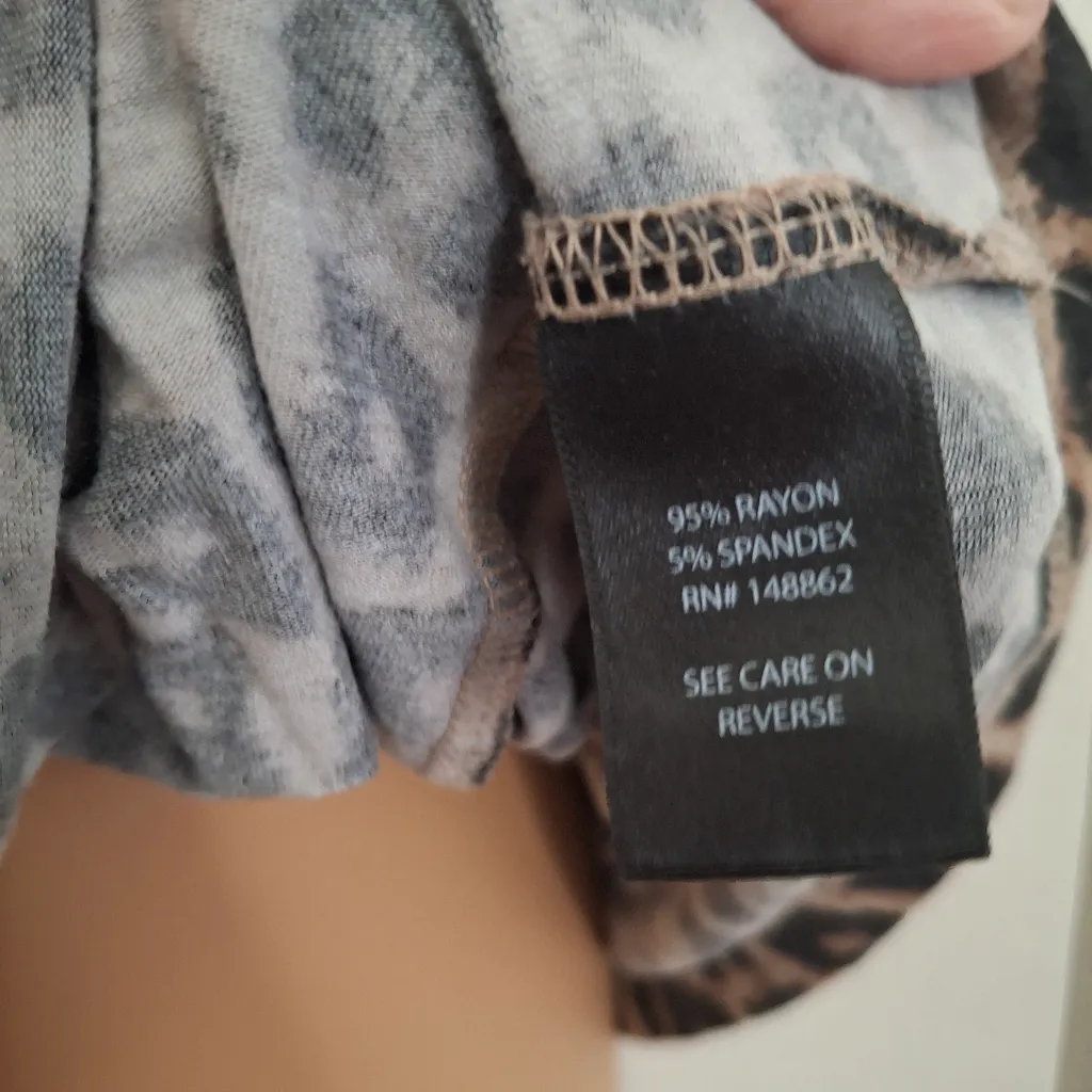 Torrid Sz 2 Leopard Print Women's Top - Image 8