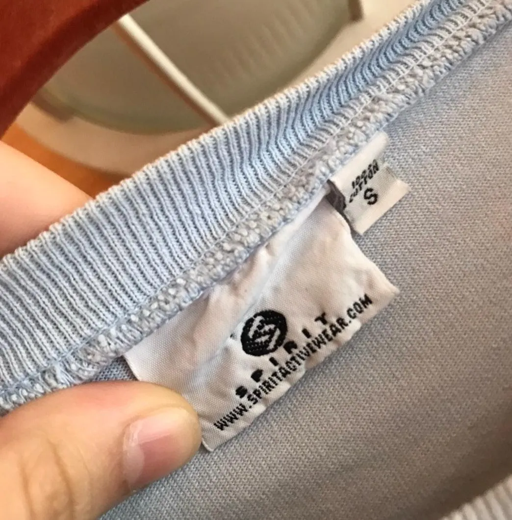 PRICED TO SELL!!! BABY BLUE BLOCK ISLAND BEACHY SPELL-OUT GRAPHIC LONG SLEEVE CROP TOP - Image 9