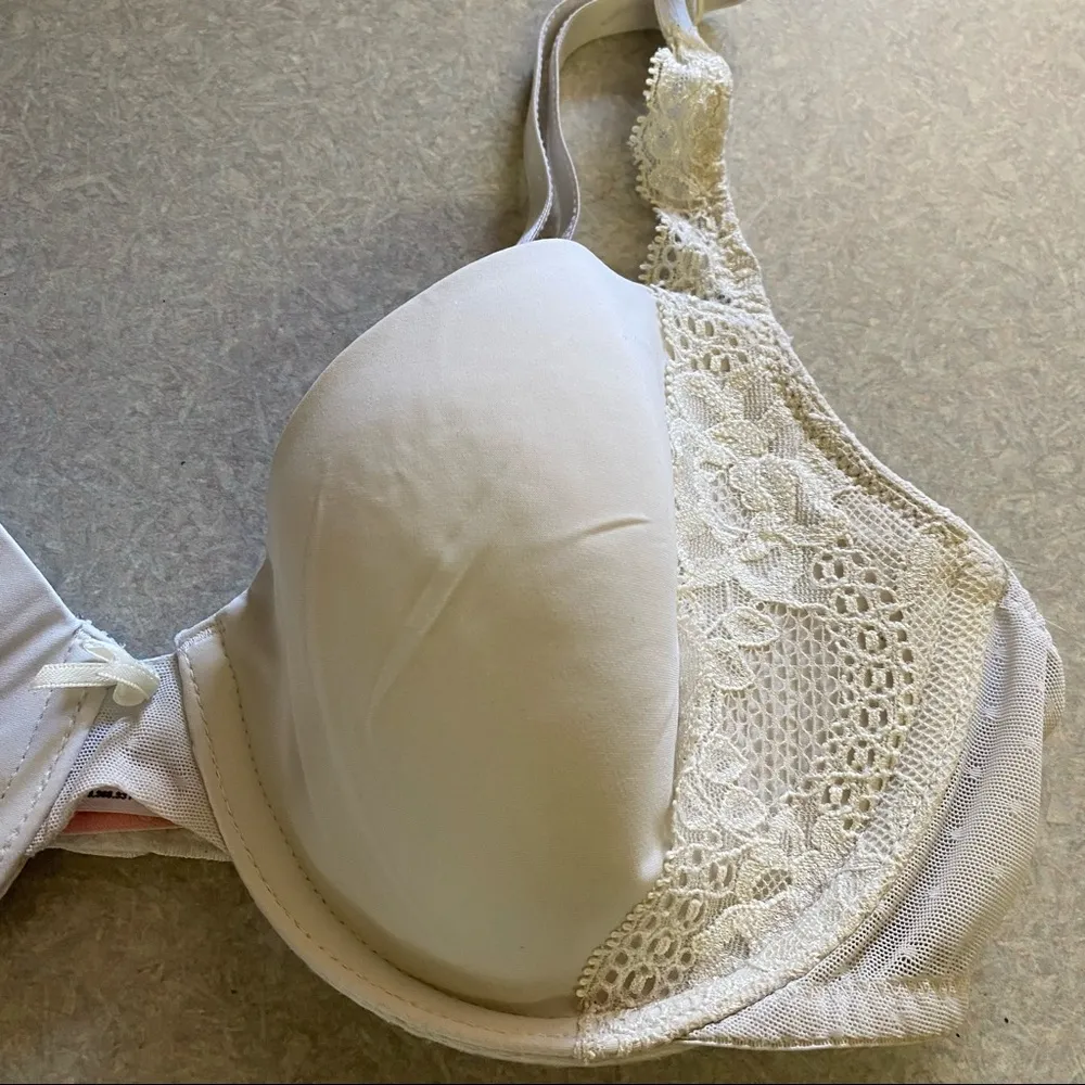 Victoria’s Secret Angel Cream Lace Lined Demi Bra - Image 2